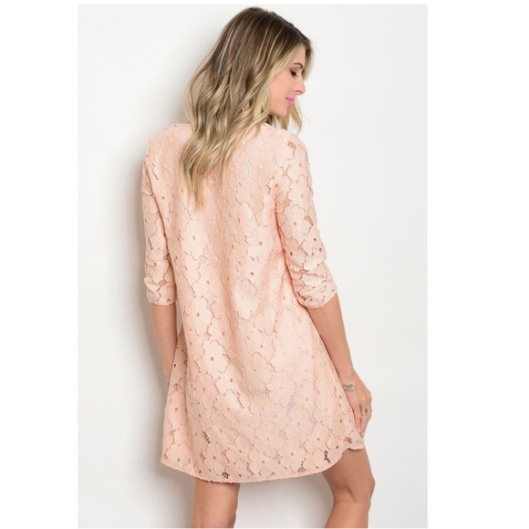 🆕⭐️ Peach Floral Lace Shift Dress - Picture 2 of 6